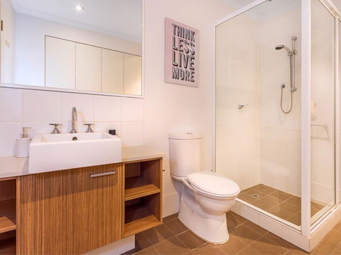 Home Apartment - Perth City Centre - Free WiFi - Accommodation Kalgoorlie 3