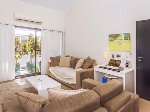 Home Apartment - Perth City Centre - Free WiFi - Accommodation Kalgoorlie 0