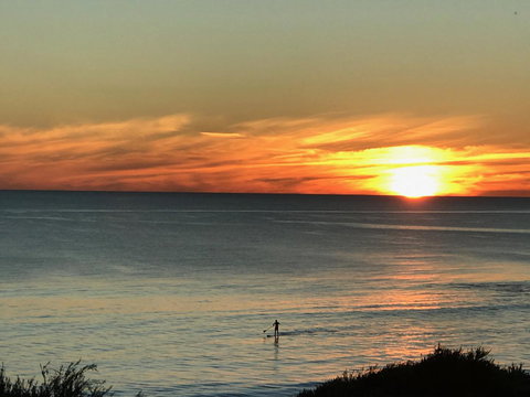 Cottesloe Beachfront Ocean View Apartment - Accommodation Kalgoorlie 4