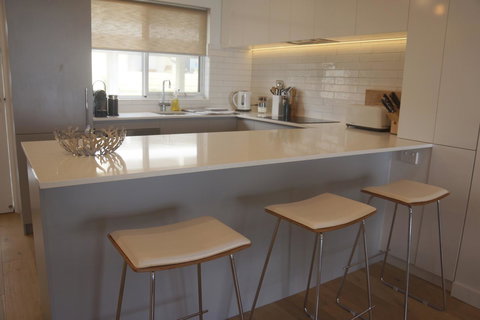 Cottesloe Beachfront Ocean View Apartment - Accommodation Kalgoorlie 13