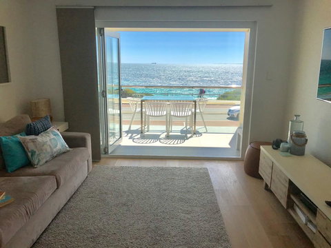 Cottesloe Beachfront Ocean View Apartment - Accommodation Kalgoorlie 0