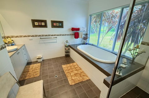 Glenelg On King Bed & Breakfast - Accommodation Kalgoorlie 3