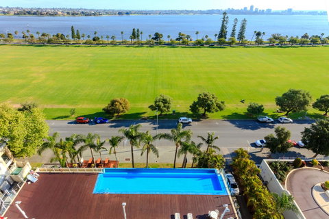 Crowne Plaza Perth, An IHG Hotel - Accommodation Kalgoorlie 0