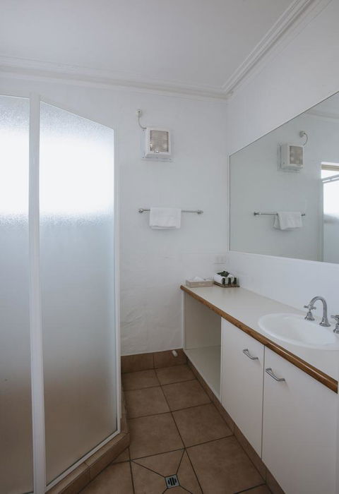 Canal Rocks Beachfront Apartments - Accommodation Kalgoorlie 6