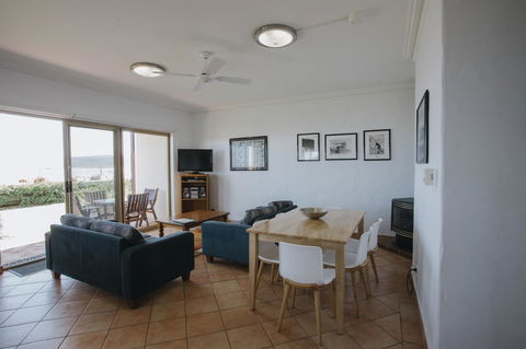 Canal Rocks Beachfront Apartments - Accommodation Kalgoorlie 8