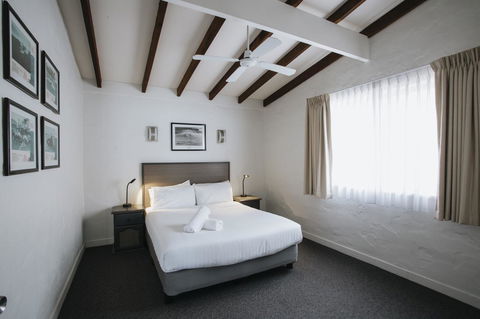 Canal Rocks Beachfront Apartments - Accommodation Kalgoorlie 3