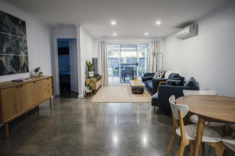 FortyTwo - Oceanside Retreat Busselton - Accommodation Kalgoorlie 0