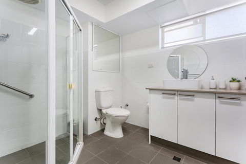 Laman Lodge, Unit 2, 15 Laman Street - Accommodation Kalgoorlie 11