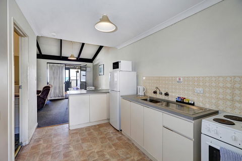 West Beach Lagoon 123 - Location & Views!!! - Accommodation Kalgoorlie 5