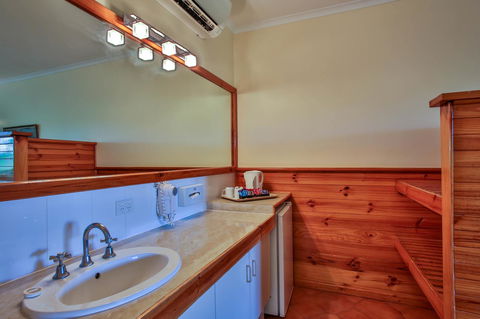 Kimberley Hotel - Accommodation Kalgoorlie 8