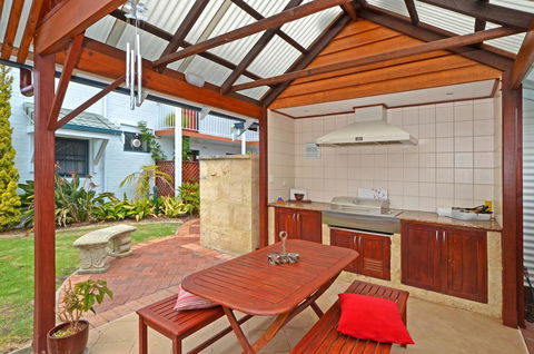 Dolphin Lodge Albany - Self Contained Apartments At Middleton Beach - Accommodation Kalgoorlie 18