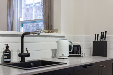 Heritage Townhouse Near Harbour Bridge - Accommodation Kalgoorlie 16