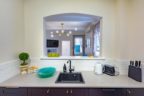 Heritage Townhouse Near Harbour Bridge - Accommodation Kalgoorlie 13