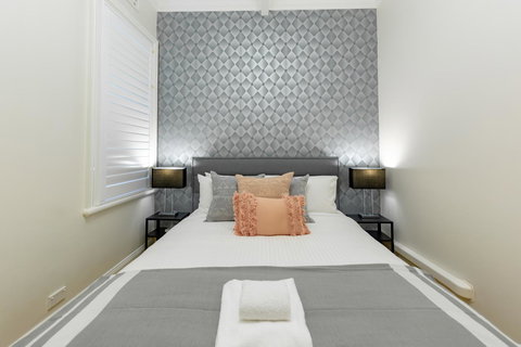 Heritage Townhouse Near Harbour Bridge - Accommodation Kalgoorlie 11