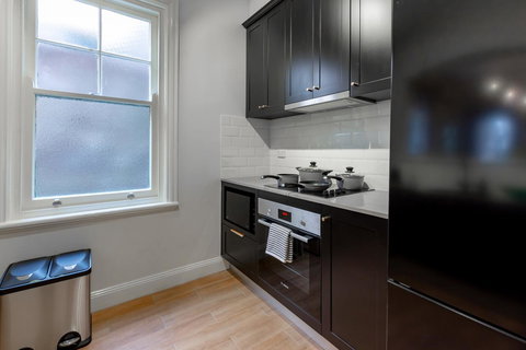 Heritage Townhouse Near Harbour Bridge - Accommodation Kalgoorlie 21