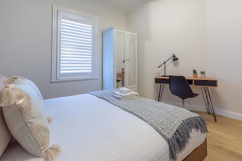 Heritage Townhouse Near Harbour Bridge - Accommodation Kalgoorlie 6