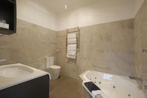 Romanz In The Valley (Luxury B&B) - Accommodation Kalgoorlie 4