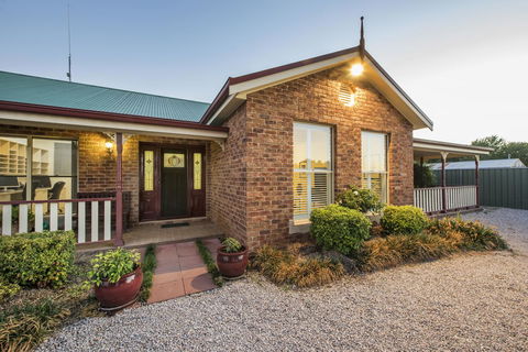 Colonial Court Villas - Accommodation Kalgoorlie 1