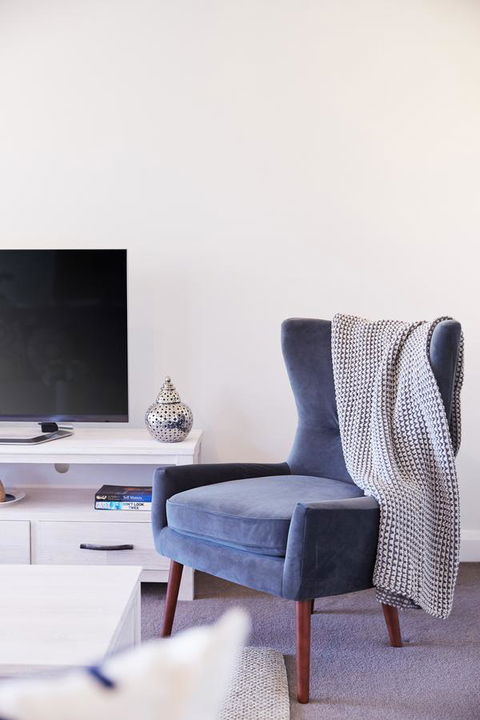 Bright And Spacious Family Home With Leafy Deck - Accommodation Kalgoorlie 16