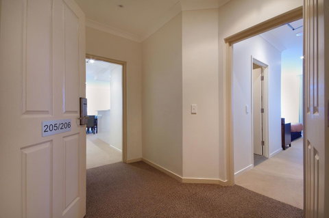 Macquarie Waters Boutique Apartment Hotel - Accommodation Kalgoorlie 7