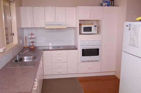 Bellhaven 2, 17 Willow Street - Accommodation Kalgoorlie 0