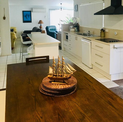 Yigala House - Accommodation Kalgoorlie 11