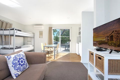 Huskisson Holiday Motel Cabins - Accommodation Kalgoorlie 1