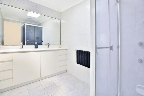 Neptune I Absolute Beachfront I Stunning Views - Accommodation Kalgoorlie 20