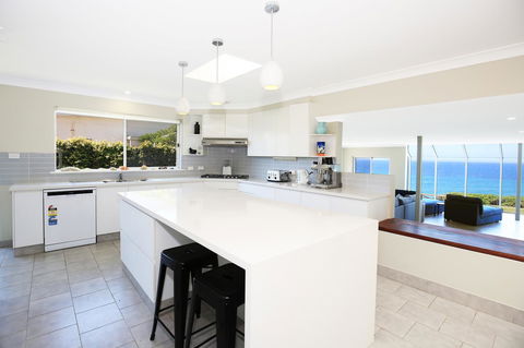 Neptune I Absolute Beachfront I Stunning Views - Accommodation Kalgoorlie 10