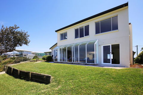 Neptune I Absolute Beachfront I Stunning Views - Accommodation Kalgoorlie 26
