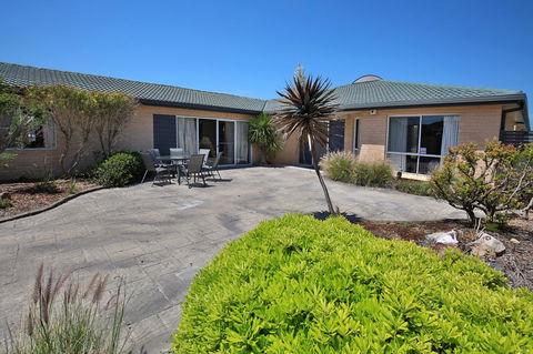 Neptune I Absolute Beachfront I Stunning Views - Accommodation Kalgoorlie 30