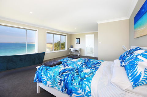 Neptune I Absolute Beachfront I Stunning Views - Accommodation Kalgoorlie 11