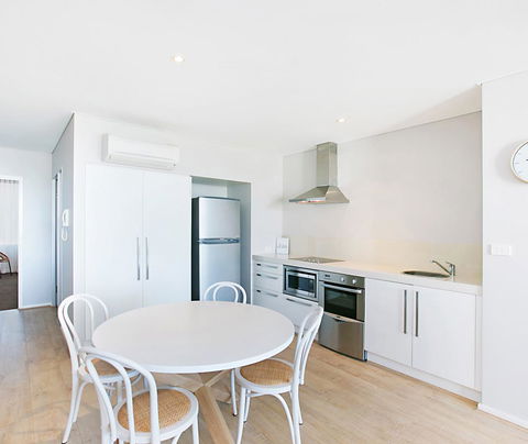 Oaks Nelson Bay Lure Suites - Accommodation Kalgoorlie 1