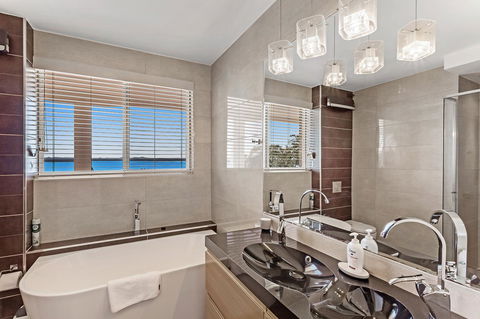 Phuza Maningi 17 Myan Close - Accommodation Kalgoorlie 17