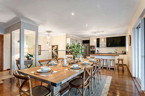 Phuza Maningi 17 Myan Close - Accommodation Kalgoorlie 7