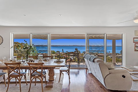 Phuza Maningi 17 Myan Close - Accommodation Kalgoorlie 0