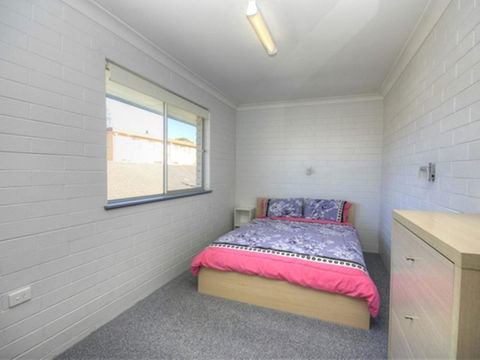 45 Wharf Street - Whole House - Accommodation Kalgoorlie 9
