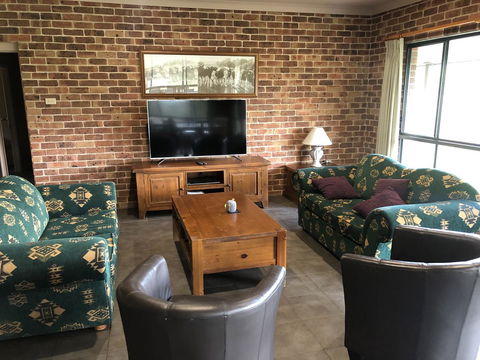 Ironstone Estate Lovedale - Accommodation Kalgoorlie 1