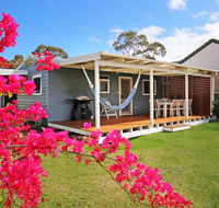 Hayes Beach House - Jervis Bay - Pet Friendly - Accommodation Kalgoorlie