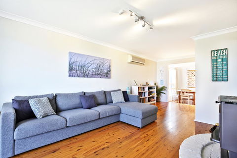 Hayes Beach House I Award Winner I 4 Mins To Beach - Accommodation Kalgoorlie 9