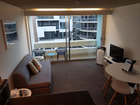 Manly Central Executive - Accommodation Kalgoorlie 6