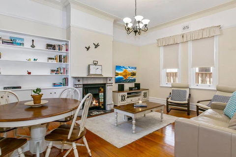 Oversized 2 Bedroom Manly Beach House - Accommodation Kalgoorlie 0