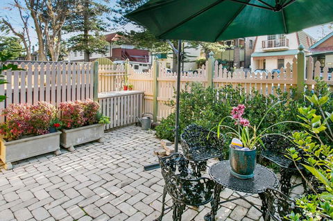 Oversized 2 Bedroom Manly Beach House - Accommodation Kalgoorlie 1