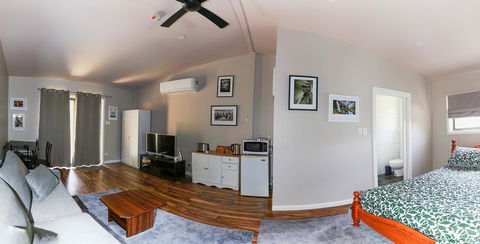 Pound Creek Gallery - Accommodation Kalgoorlie 0