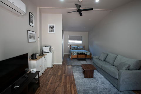 Pound Creek Gallery - Accommodation Kalgoorlie 5
