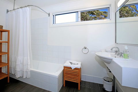 Jervis Bay Beach Shack I Pet Friendly - Accommodation Kalgoorlie 8