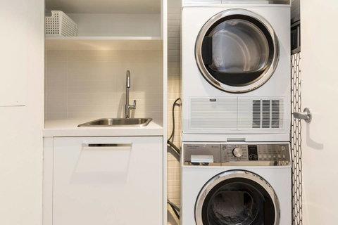 Nobbs Â· Executive 2 Storey Sydney Apartment With Pool - Accommodation Kalgoorlie 11