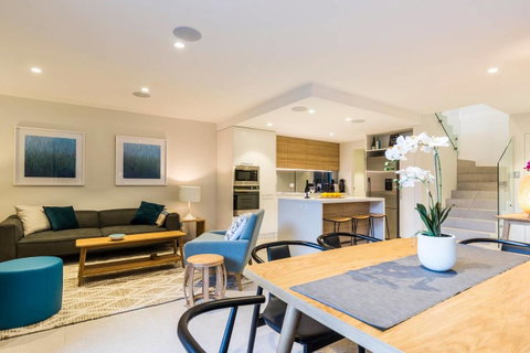 Nobbs Â· Executive 2 Storey Sydney Apartment With Pool - Accommodation Kalgoorlie 1