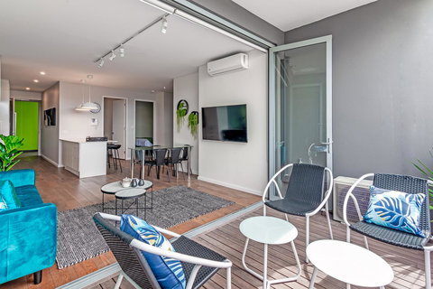 Large Light Luxe 3BDR 2BA Free Parking - Walk To Sydney Uni And RPA - Accommodation Kalgoorlie 1