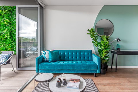 Large Light Luxe 3BDR 2BA Free Parking - Walk To Sydney Uni And RPA - Accommodation Kalgoorlie 3